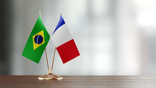 Divergence formelle sur un testament privé : une proposition de conciliation entre le droit français et le droit brésilien
