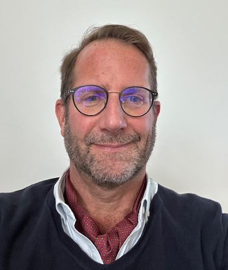LE MÉPRIS - « Chroniques drolatiques d'un notaire du neuf-trois » par Maître Fabian Regairaz