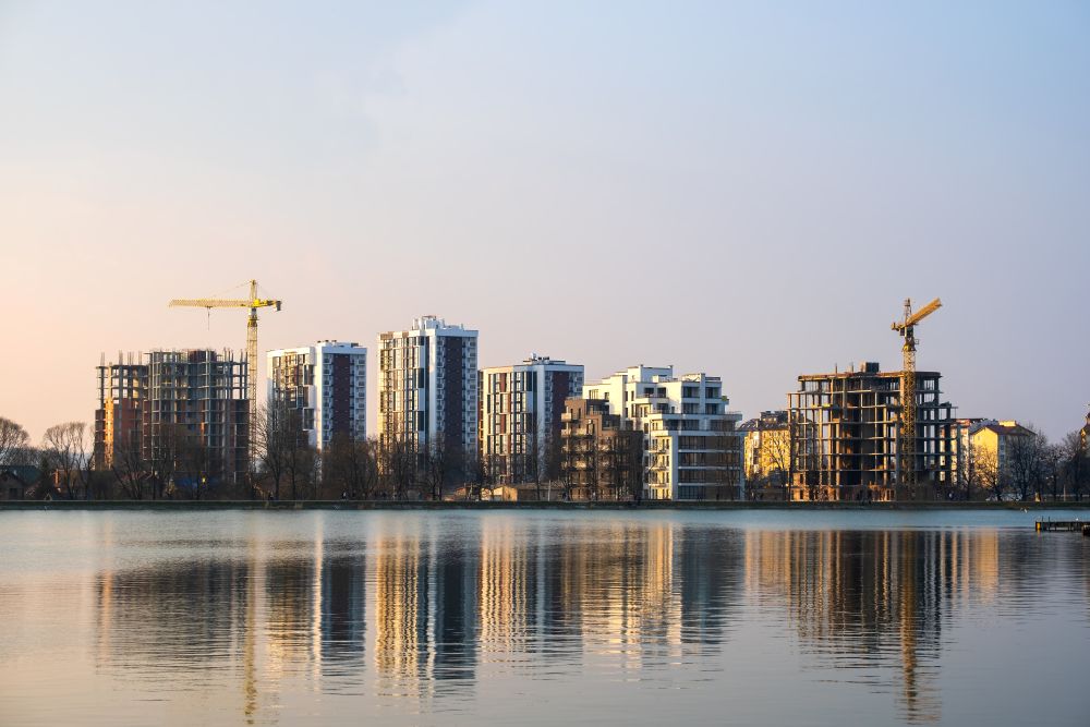 L'immobilier neuf poursuit son plongeon