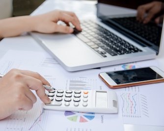 Programme de travail 2025 de l'ACPR : assurer la stabilité et répondre aux défis financiers
