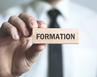 Une formation initiale obligatoire pour les agents immobiliers : une décision historique du Conseil d'État
